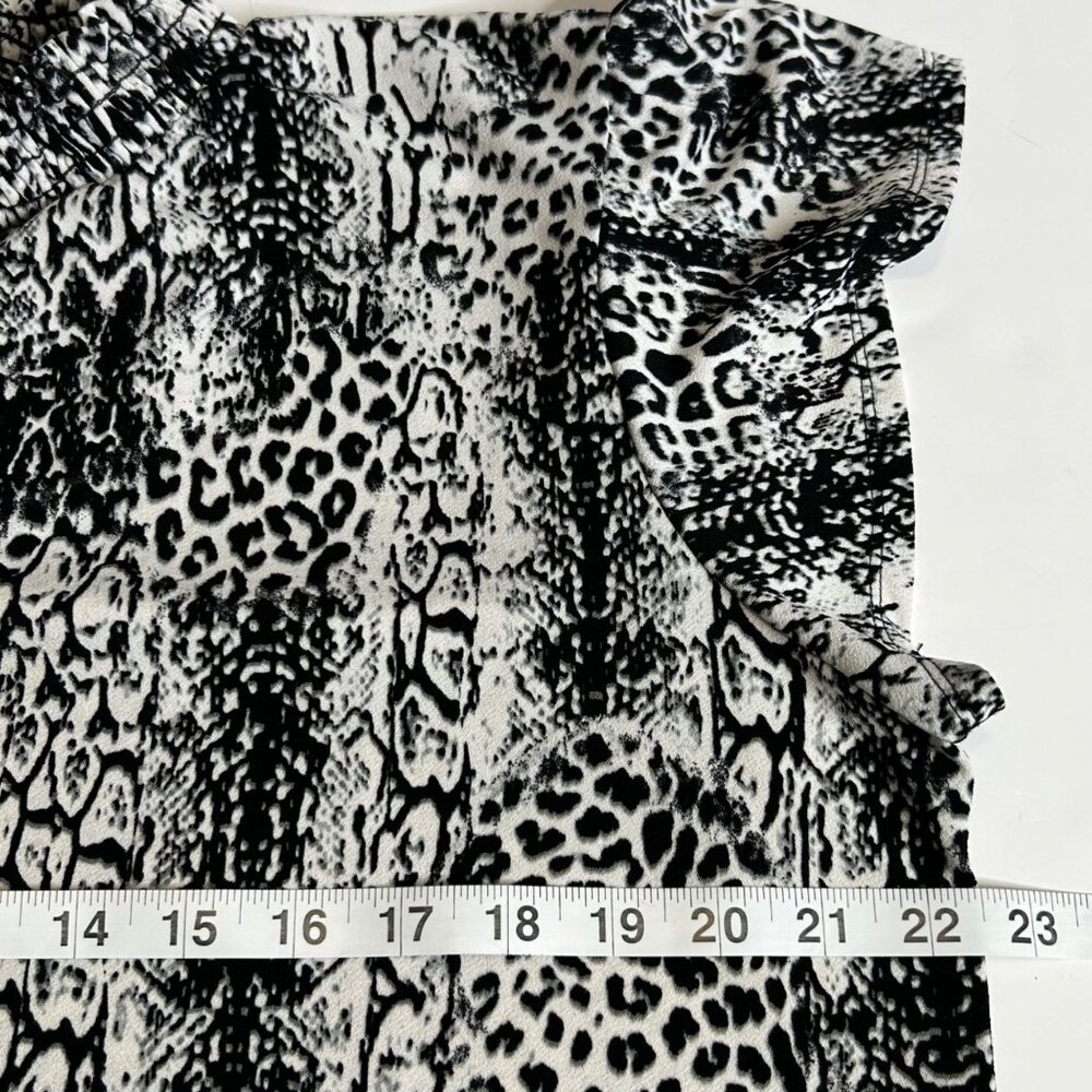NY Women Collection Black and White Animal Print Front Keyhole 1X Blouse - Picture 9 of 13
